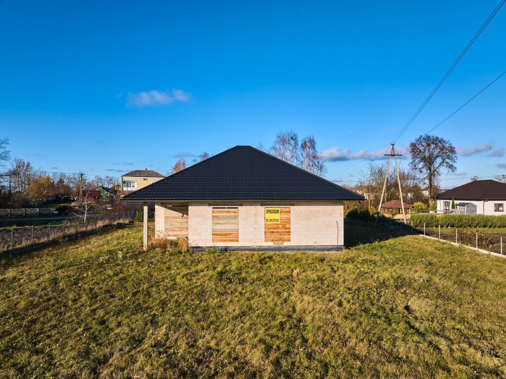 Dom parterowy do wykończenia w Brzeźnie - zdjęcie 8