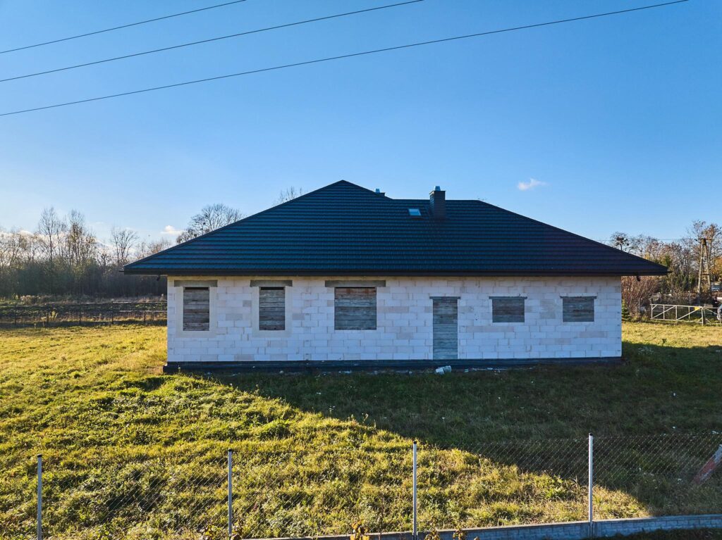 Dom parterowy do wykończenia w Brzeźnie - zdjęcie 10