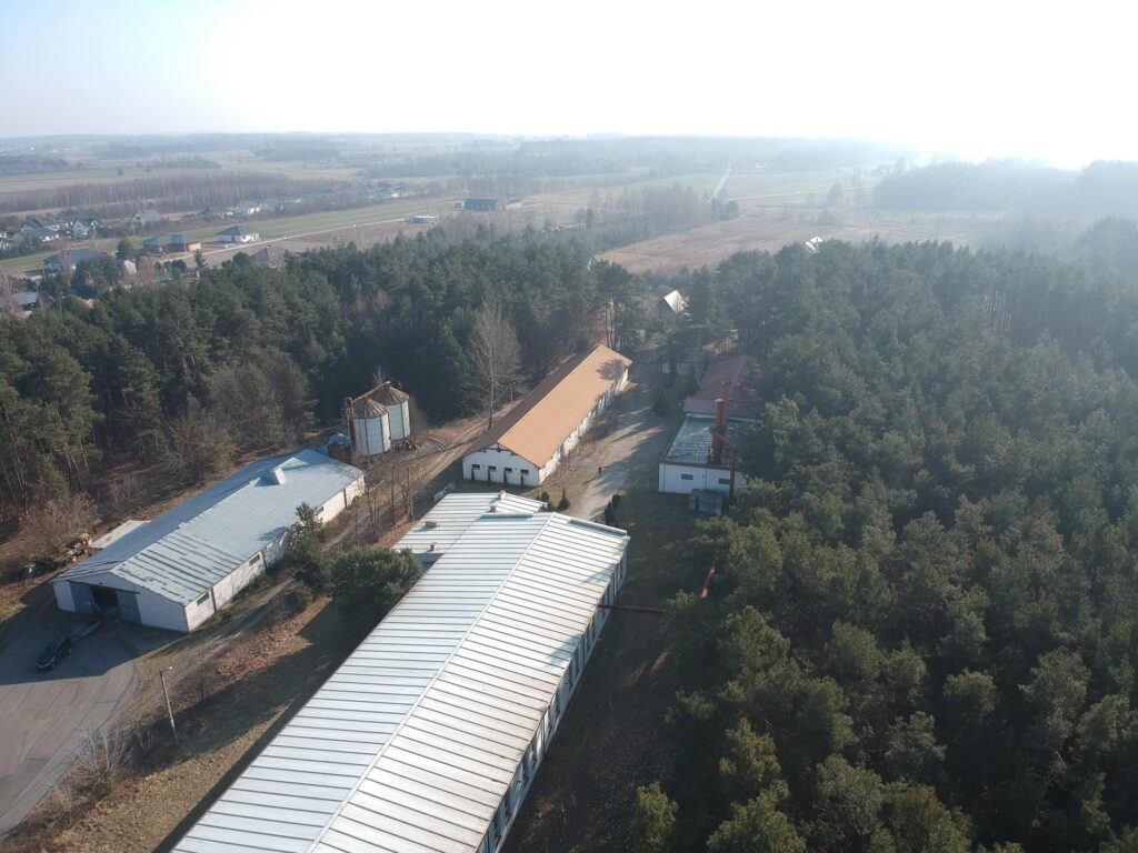 Hala produkcyjna z magazynem, biurami oraz działką - zdjęcie 94