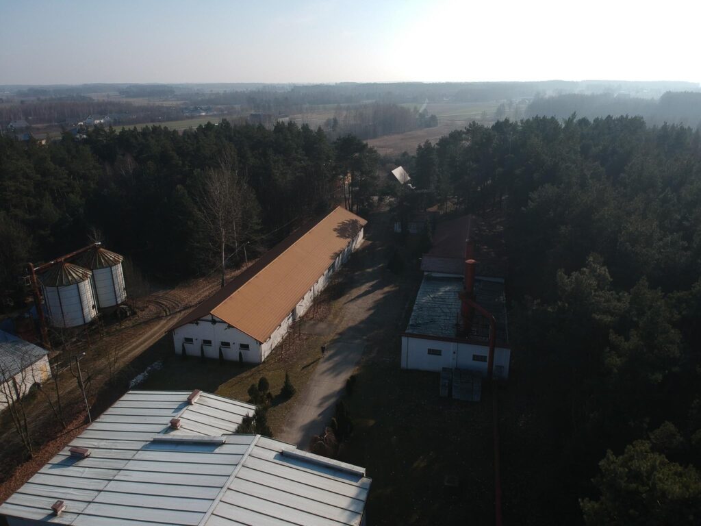 Hala produkcyjna z magazynem, biurami oraz działką - zdjęcie 95