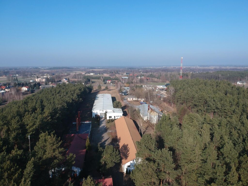 Hala produkcyjna z magazynem, biurami oraz działką - zdjęcie 97