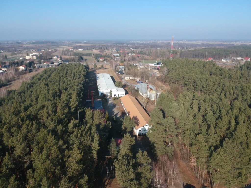 Hala produkcyjna z magazynem, biurami oraz działką - zdjęcie 98