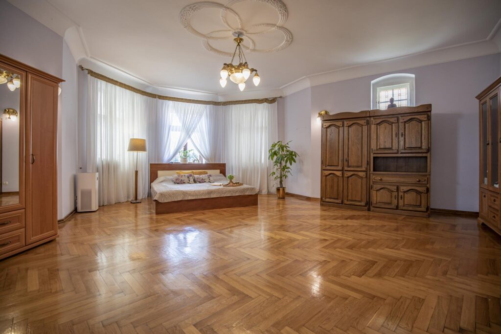 Wyjątkowy 5-pokojowy apartament w kamienicy - zdjęcie 7