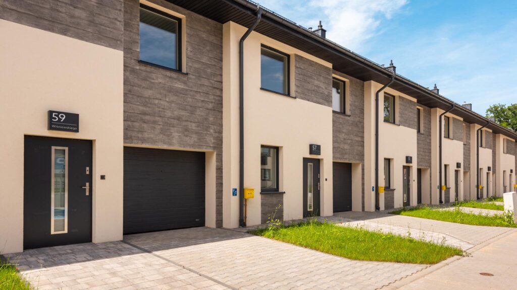 Nowe domy w zabudowie szeregowej w Pruszczu. - zdjęcie 8