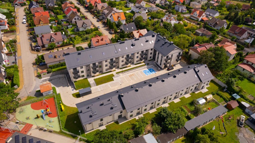 Nowe domy w zabudowie szeregowej w Pruszczu. - zdjęcie 16