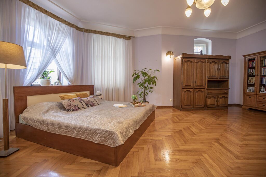 Wyjątkowy 5-pokojowy apartament w kamienicy - zdjęcie 9