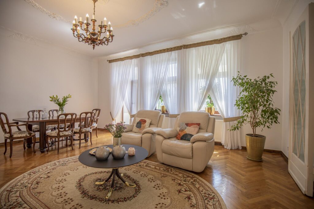 Wyjątkowy 5-pokojowy apartament w kamienicy - zdjęcie 4