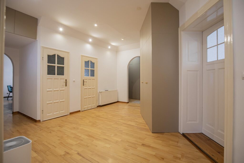 Wyjątkowy 5-pokojowy apartament w kamienicy - zdjęcie 16