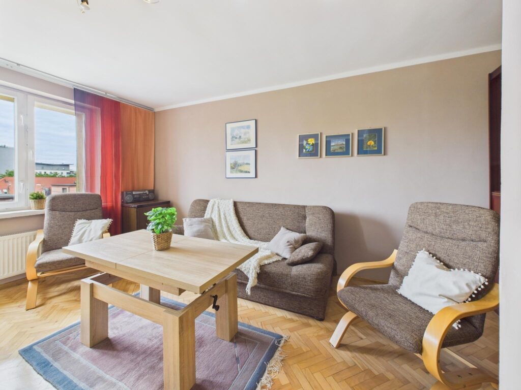 2 - pokojowe mieszkanie z balkonem blisko Centrum - zdjęcie 1