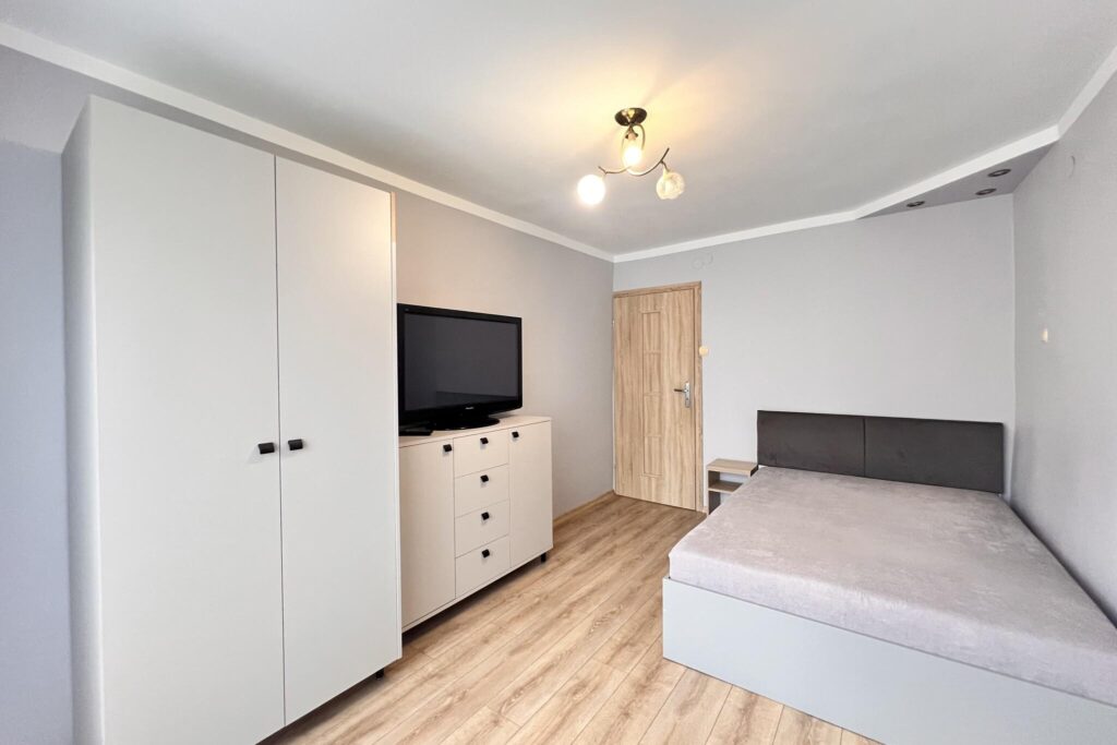 Mieszkanie blisko AWF po remoncie 3 pokoje - zdjęcie 1