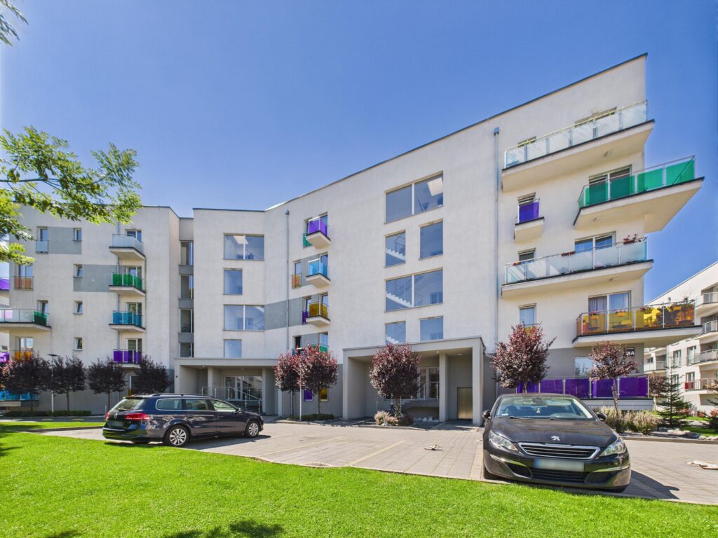 Duży, elegancki apartament z garażem - zdjęcie 17