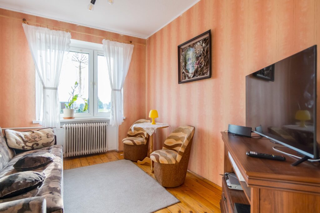 Dom wolnostojący z pięknym ogrodem - zdjęcie 7