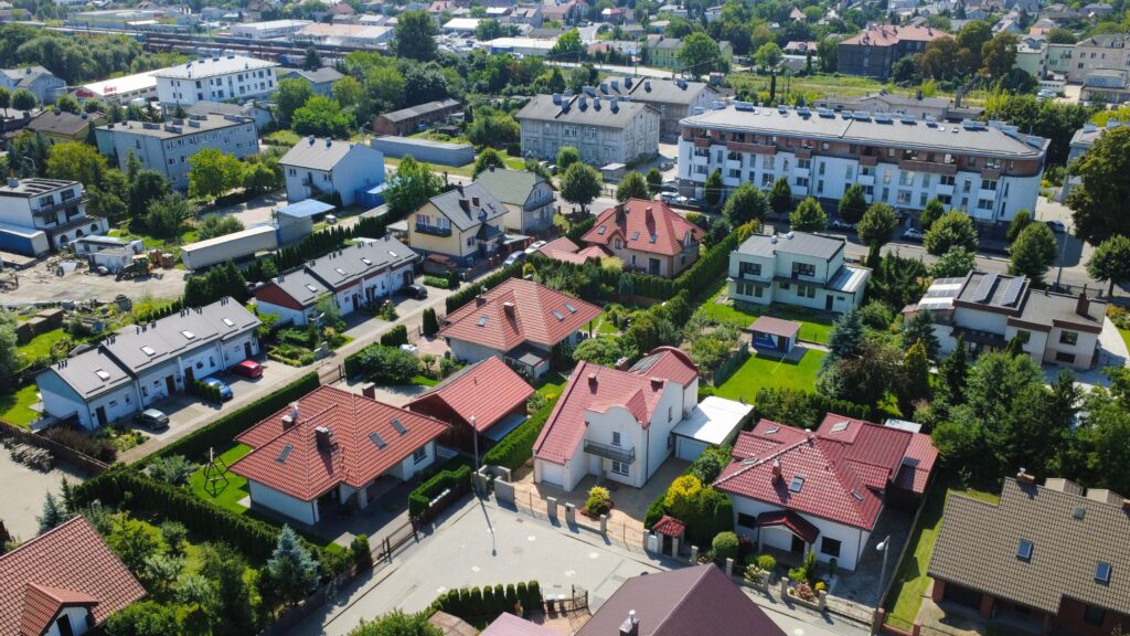Nowoczesny i funkcjonalny dom z fotowoltaiką - zdjęcie 18