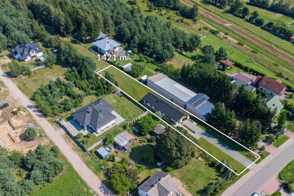 Sprzedam działkę budowlaną w Leszczydole Nowinach - zdjęcie 1