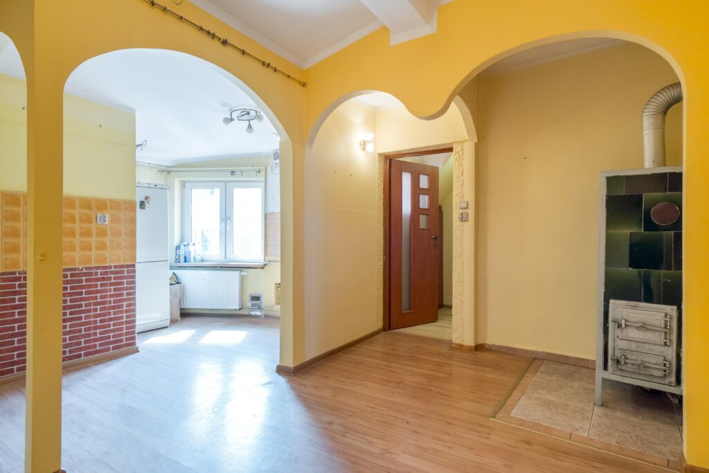 Mieszkanie na pierwszym piętrze w kamienicy - zdjęcie 2