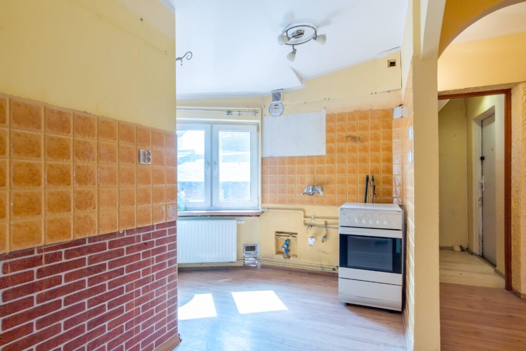 Mieszkanie na pierwszym piętrze w kamienicy - zdjęcie 3