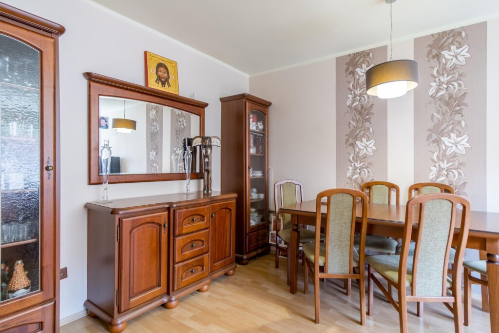 Mieszkanie na pierwszym piętrze z balkonem - zdjęcie 1