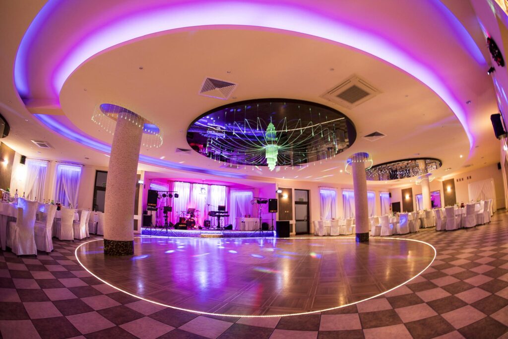 Wyjątkowy budynek z potencjałem, gotowy biznes! - zdjęcie 4