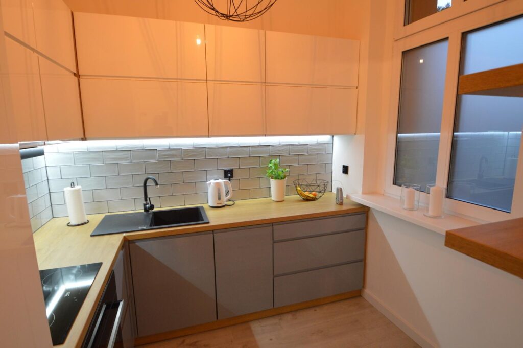 Kawalerka z antresolą - zdjęcie 5