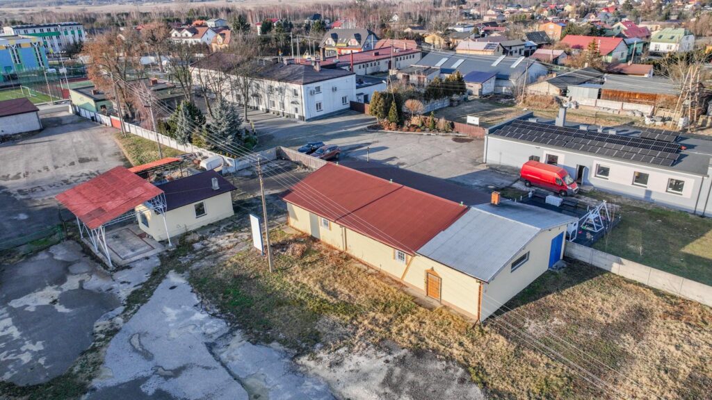 Nieruchomość z budynkami handlowo-magazynowymi - zdjęcie 22