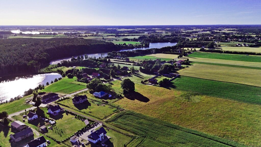 Działka siedliskowa 30 arów blisko jeziora i lasu - zdjęcie 5