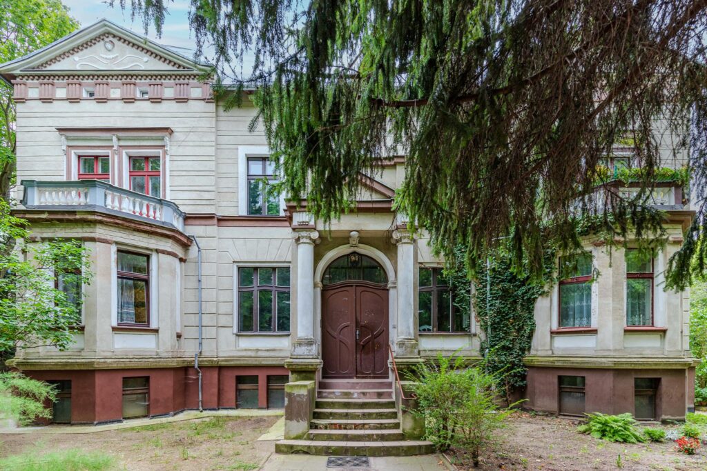 Klimatyczne 4 pokojowe w willi - zdjęcie 2