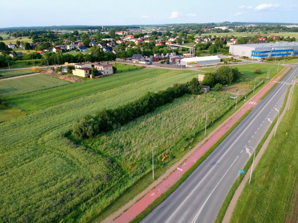 Atrakcyjna działka z WZ (budynek służby zdrowia) - zdjęcie 8