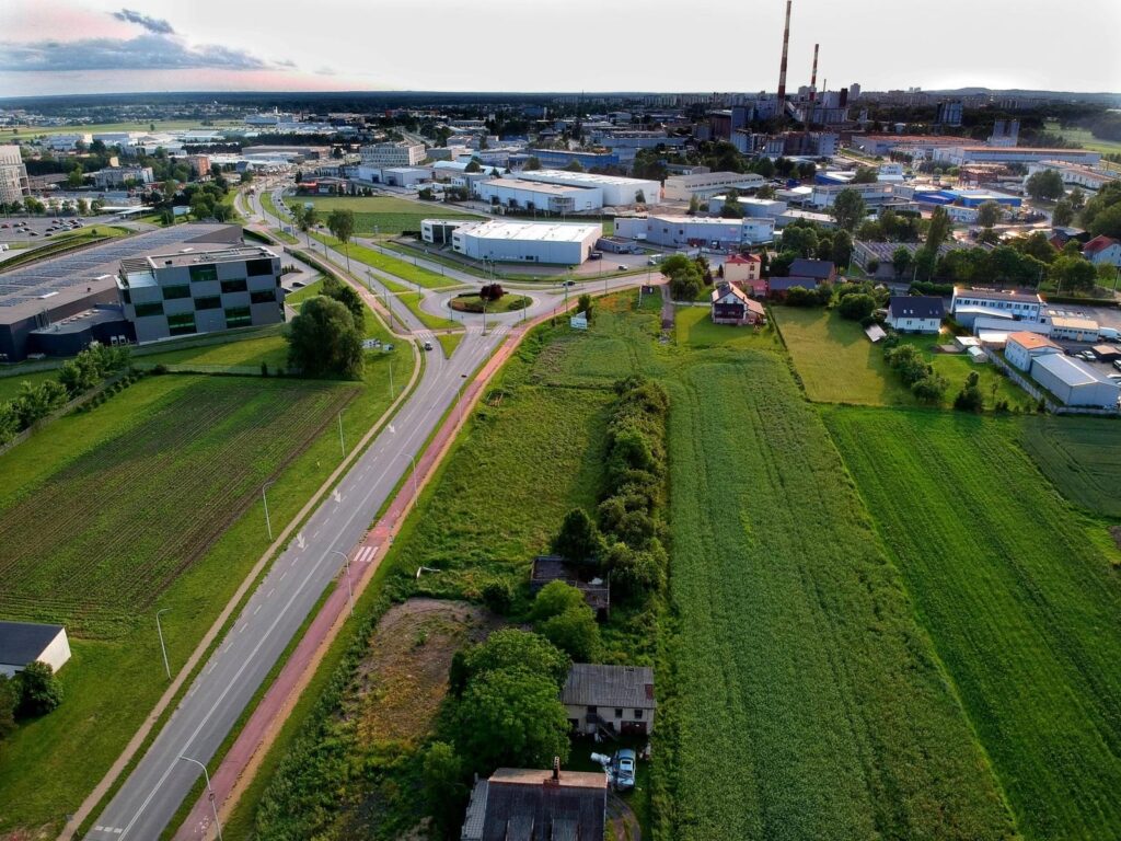 Atrakcyjna działka z WZ (budynek służby zdrowia) - zdjęcie 11