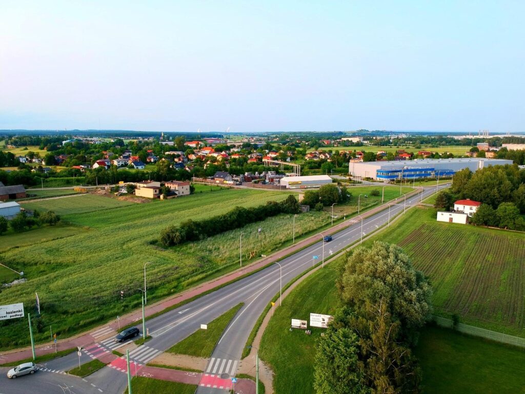 Atrakcyjna działka z WZ (budynek służby zdrowia) - zdjęcie 12