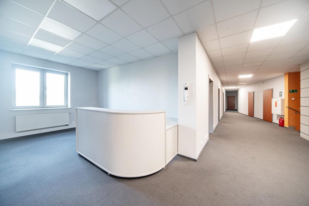 Lokal 416m2  z parkingiem i windą w Piasecznie - zdjęcie 8
