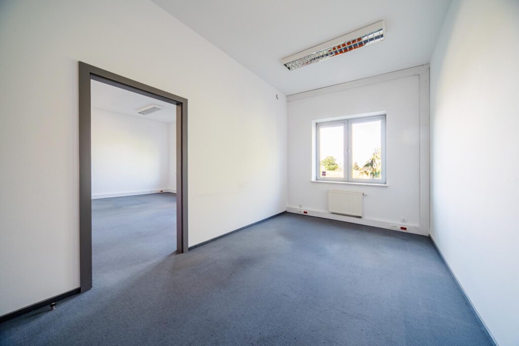 Lokal 416m2  z parkingiem i windą w Piasecznie - zdjęcie 12