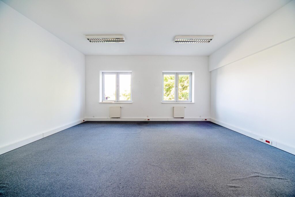 Lokal 416m2  z parkingiem i windą w Piasecznie - zdjęcie 4