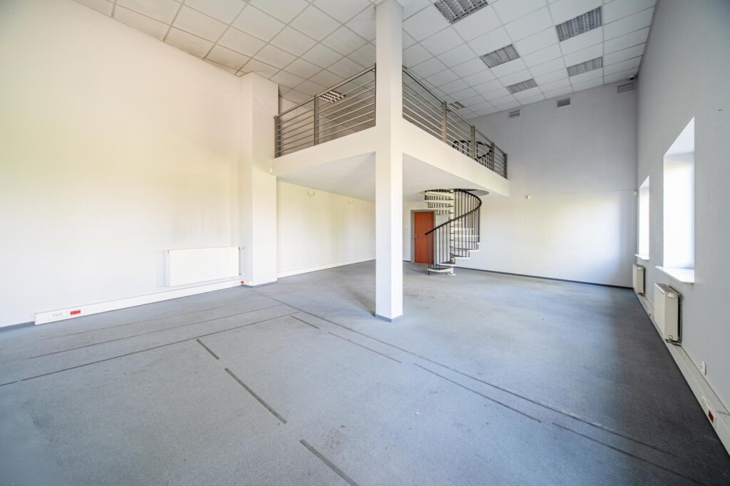 Lokal 416m2  z parkingiem i windą w Piasecznie - zdjęcie 6