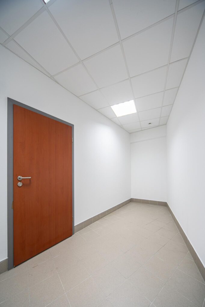 Lokal 416m2  z parkingiem i windą w Piasecznie - zdjęcie 16