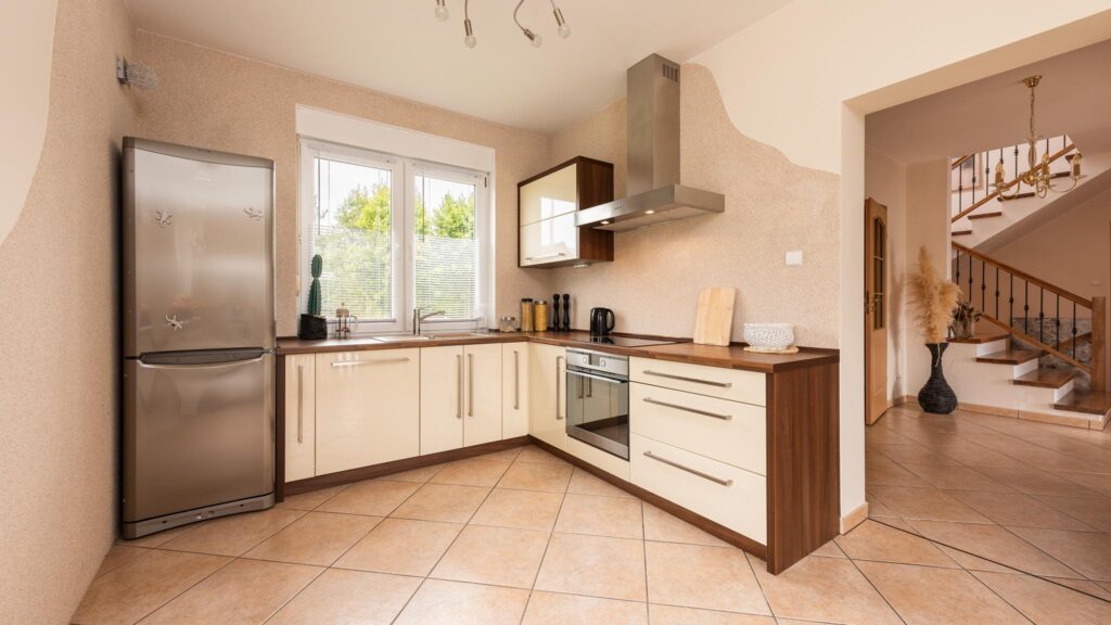 Dom gotowy do wprowadzenia – 10 arów zieleni - zdjęcie 8