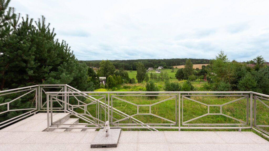 Dom gotowy do wprowadzenia – 10 arów zieleni - zdjęcie 10