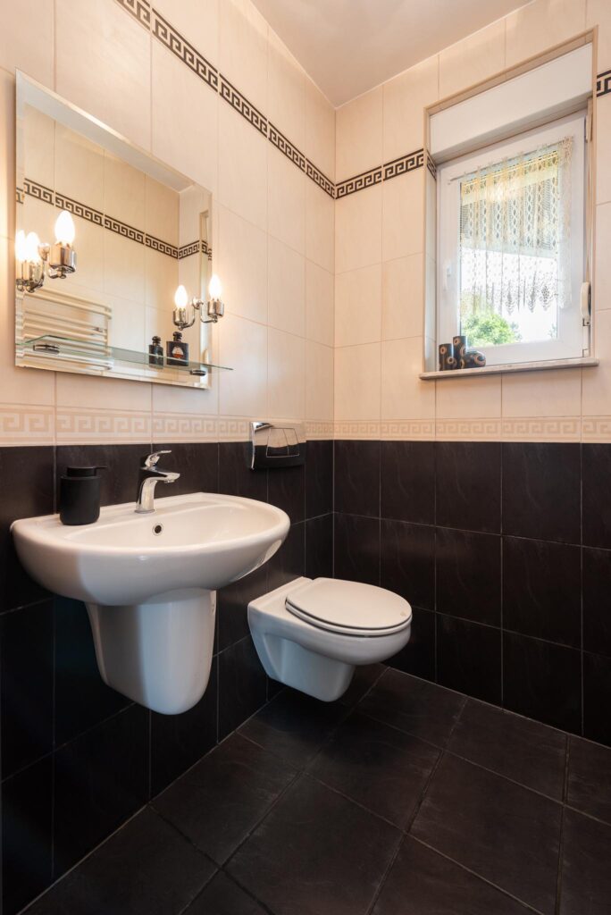 Dom gotowy do wprowadzenia – 10 arów zieleni - zdjęcie 9