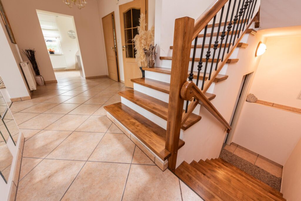 Dom gotowy do wprowadzenia – 10 arów zieleni - zdjęcie 11