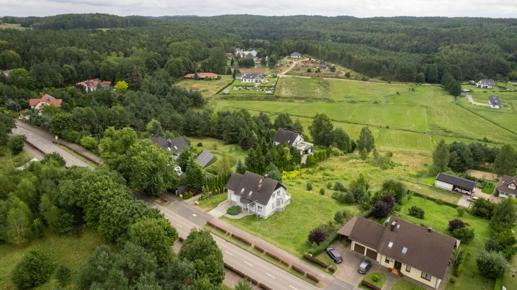 Dom gotowy do wprowadzenia – 10 arów zieleni - zdjęcie 17