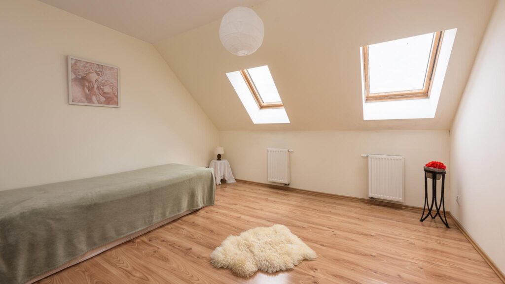 Dom gotowy do wprowadzenia – 10 arów zieleni - zdjęcie 13