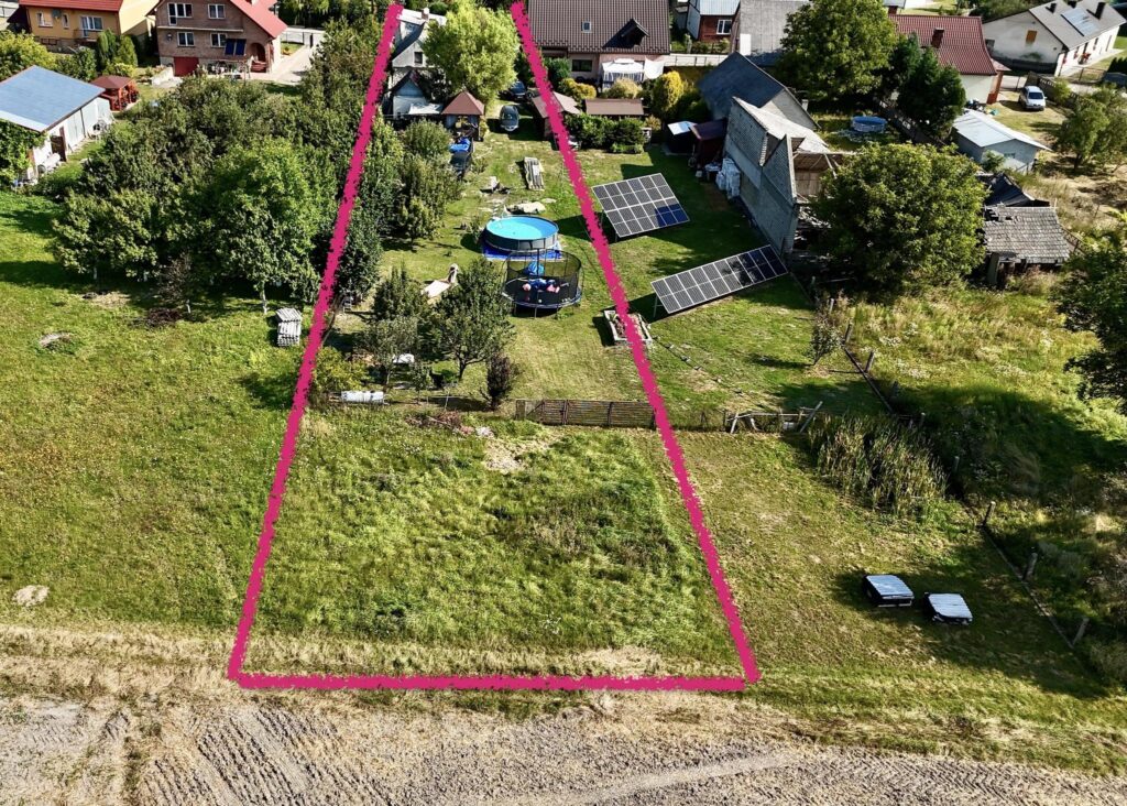 Dom do odświeżenia w spokojnej okolicy - zdjęcie 3