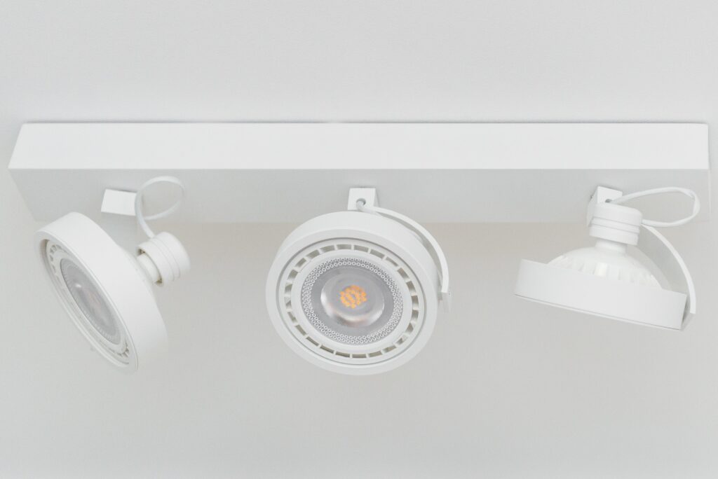 Nowoczesne mieszkanie z dużym tarasem - zdjęcie 7