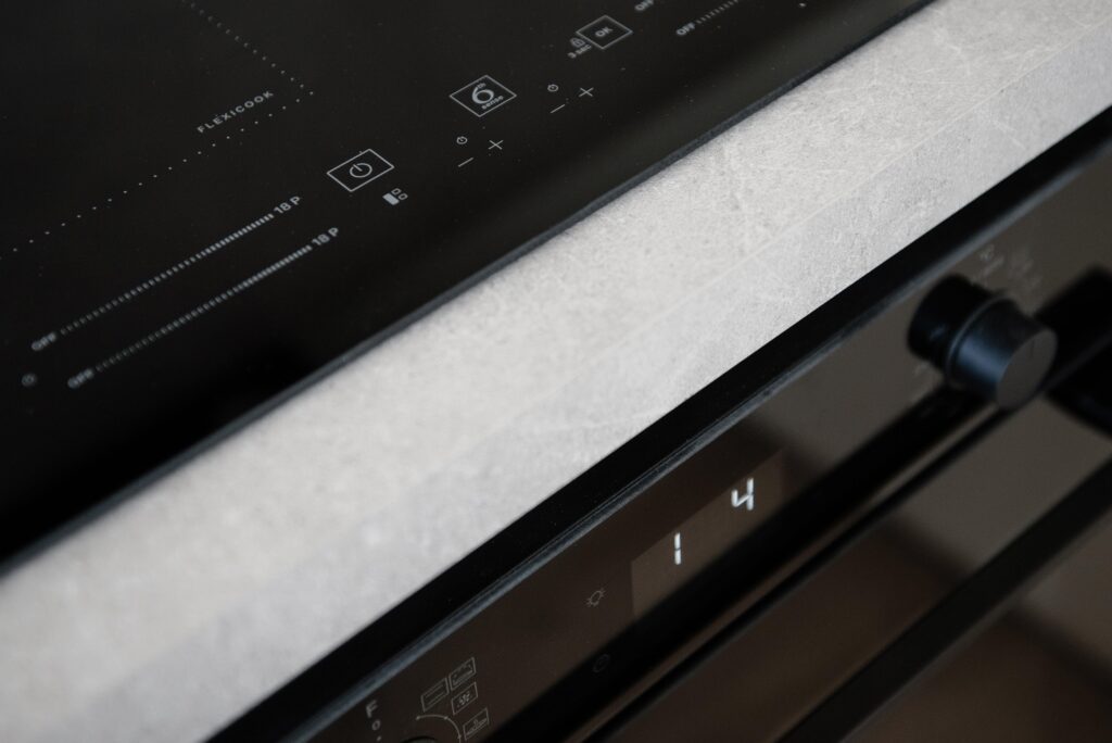 Nowoczesne mieszkanie z dużym tarasem - zdjęcie 5