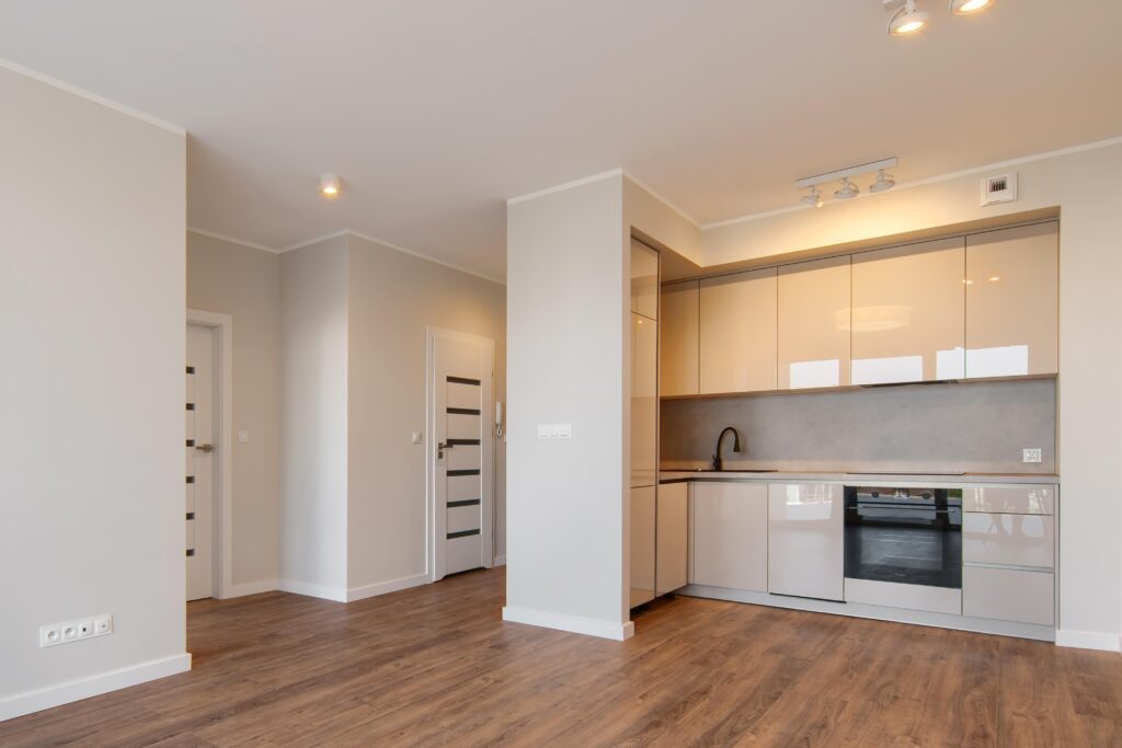 Nowoczesne mieszkanie z dużym tarasem - zdjęcie 2