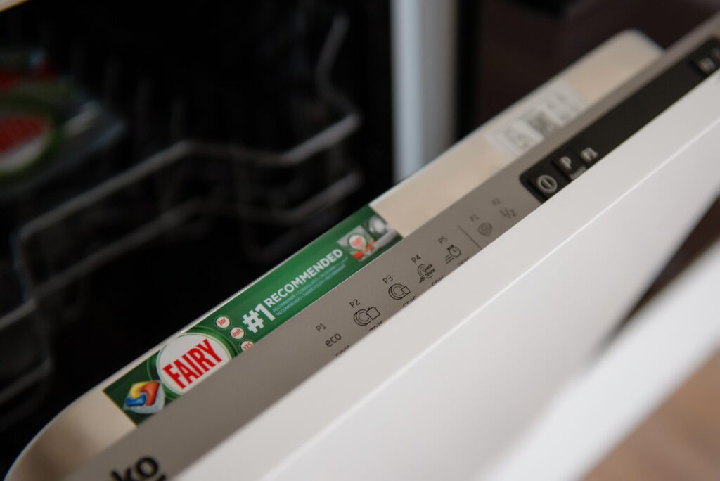 Nowoczesne mieszkanie z dużym tarasem - zdjęcie 7