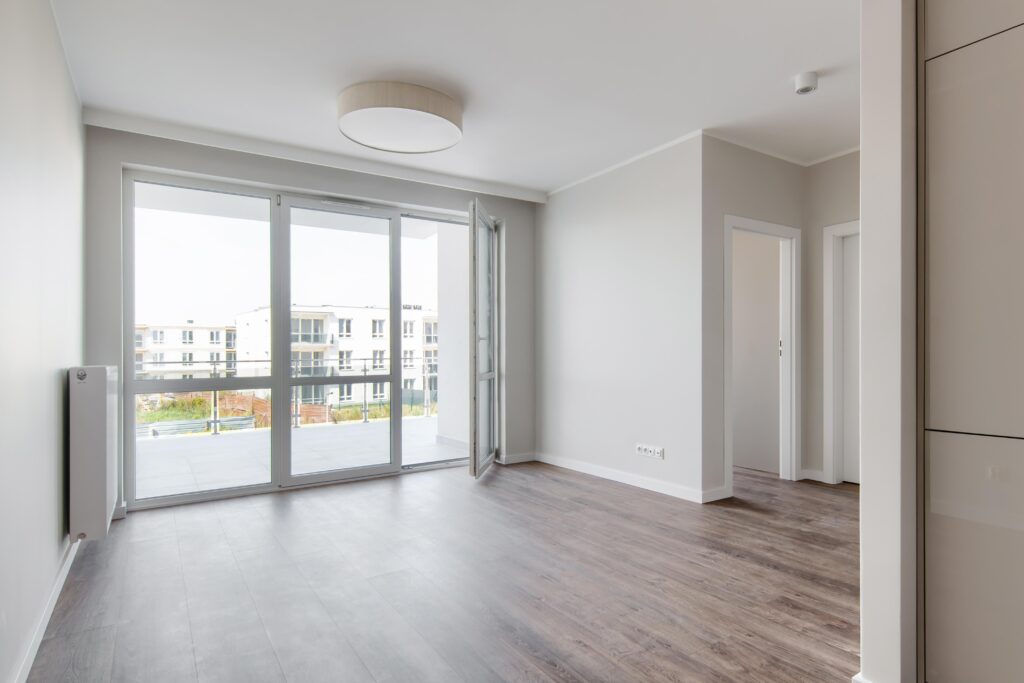 Nowoczesne mieszkanie z dużym tarasem - zdjęcie 8