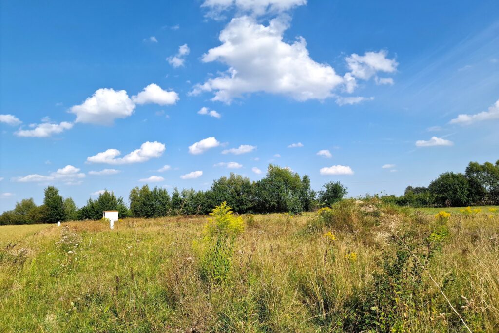 Działka budowlana, prąd i woda na działce - zdjęcie 2