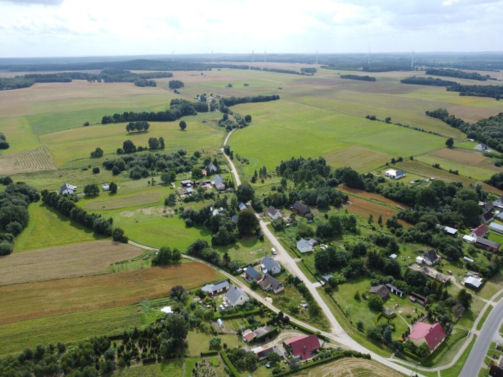 Działki z domem do remontu – malownicze Sulechowo - zdjęcie 3