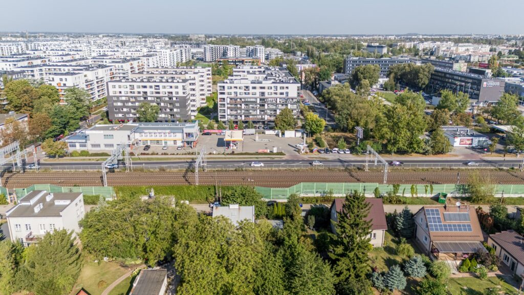 Działka w Ursusie z domem – świetna lokalizacja - zdjęcie 6