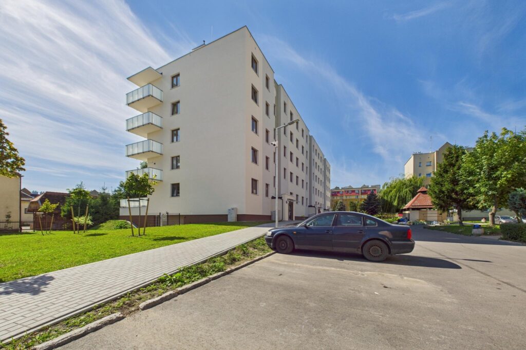 Przestronne 3-pokojowe mieszkanie z garażem - zdjęcie 31